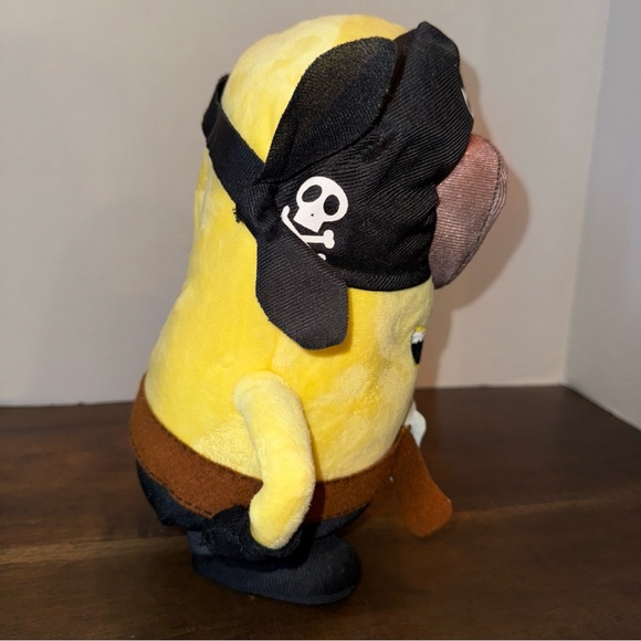 Halloween Minions 12 Eye Matie The Rise of Gru Pirate Animated Talks & Dances - Picture 4 of 7